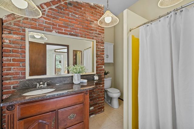 48 Grapevine Ave, Lexington, MA 02421