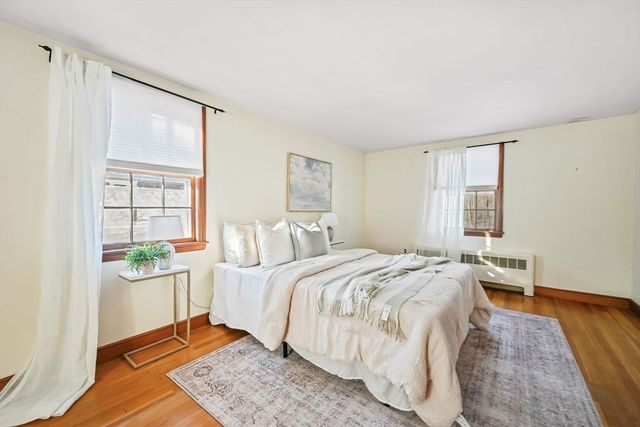 48 Grapevine Ave, Lexington, MA 02421