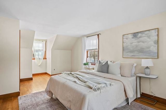 48 Grapevine Ave, Lexington, MA 02421