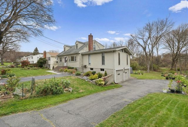 48 Grapevine Ave, Lexington, MA 02421
