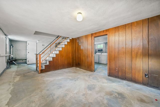 48 Grapevine Ave, Lexington, MA 02421