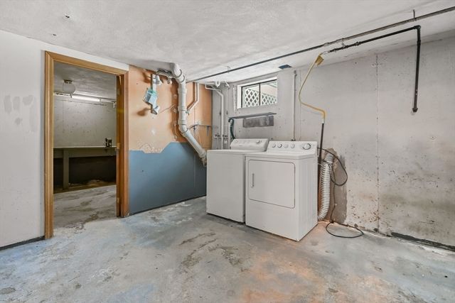 48 Grapevine Ave, Lexington, MA 02421