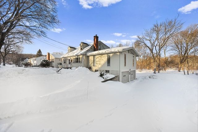 48 Grapevine Ave, Lexington, MA 02421