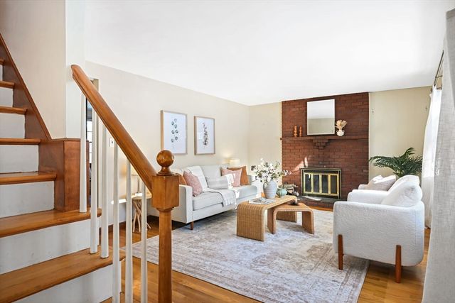 48 Grapevine Ave, Lexington, MA 02421