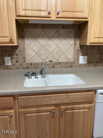 504 -D Pilgrim Court D, Johnson City, TN 37601