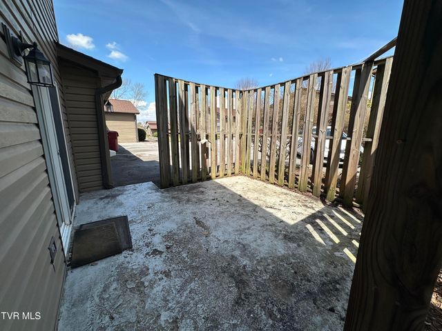 504 -D Pilgrim Court D, Johnson City, TN 37601