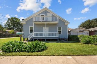 1511 36th Street Down, Galveston, TX 77550