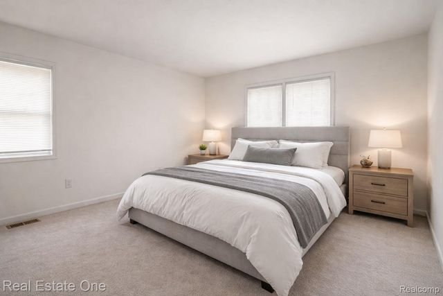 854 River Bend Drive, Rochester Hills, MI 48307