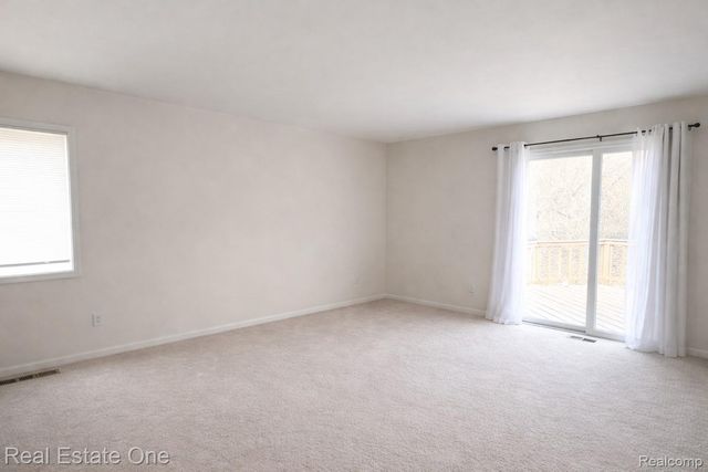 854 River Bend Drive, Rochester Hills, MI 48307