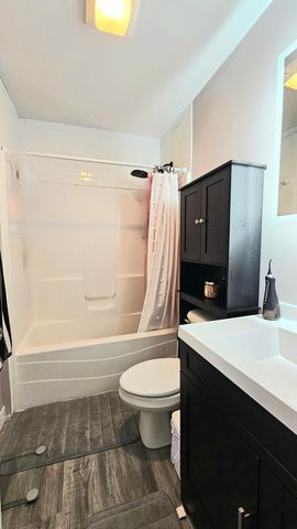 705 N Ottawa Avenue, Dixon, IL 61021