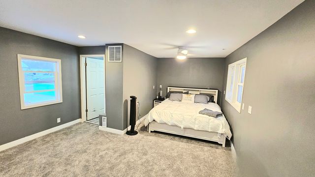 705 N Ottawa Avenue, Dixon, IL 61021