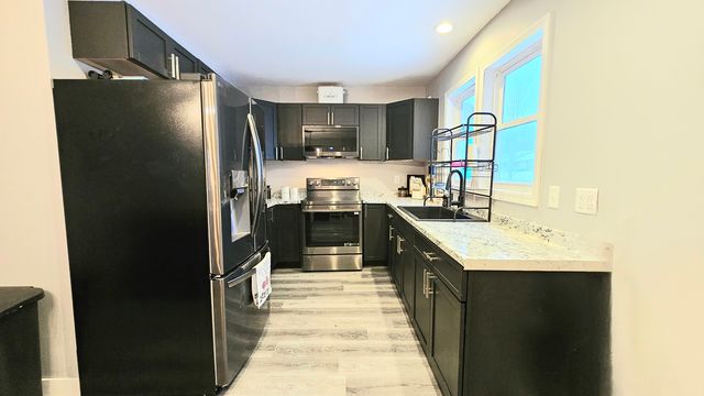 705 N Ottawa Avenue, Dixon, IL 61021