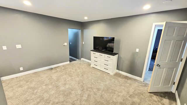 705 N Ottawa Avenue, Dixon, IL 61021