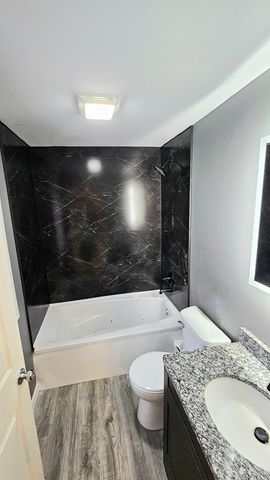 705 N Ottawa Avenue, Dixon, IL 61021