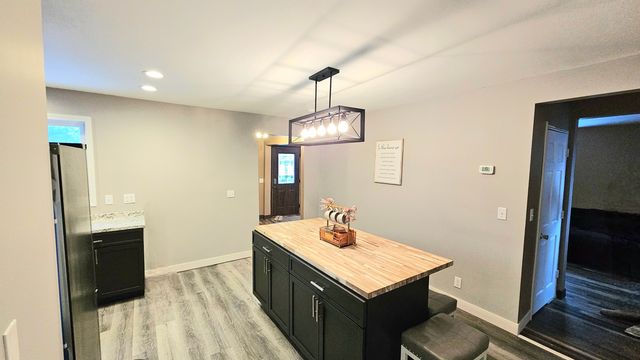 705 N Ottawa Avenue, Dixon, IL 61021