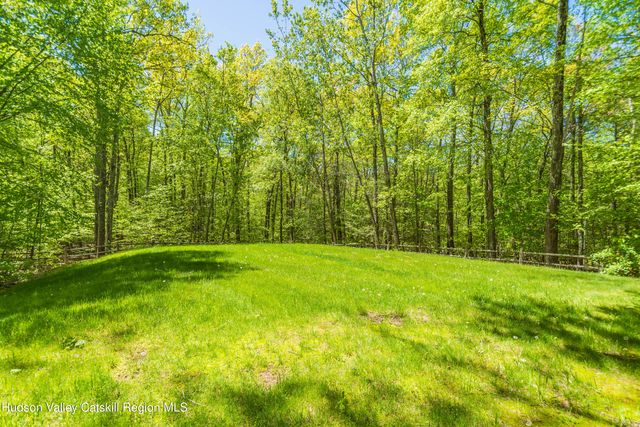 14 Glen Rock Circle, Highland, NY 12528