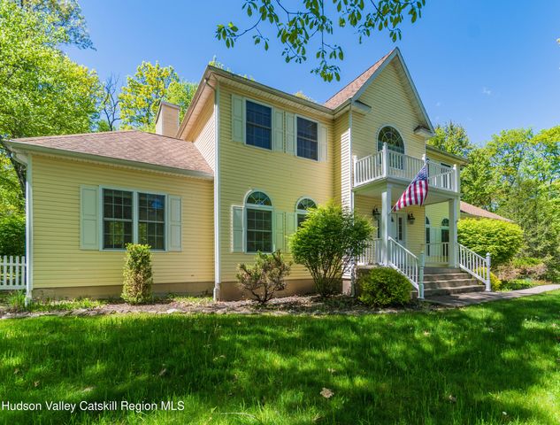 14 Glen Rock Circle, Highland, NY 12528