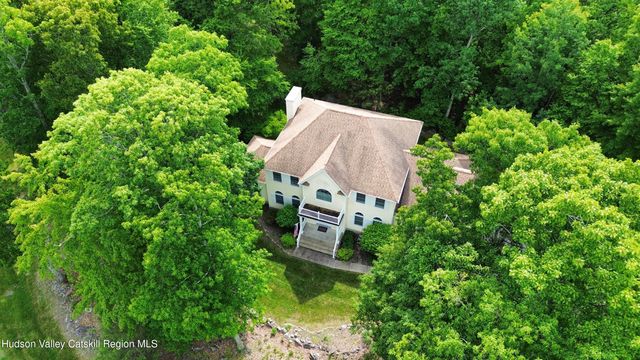 14 Glen Rock Circle, Highland, NY 12528