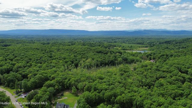 14 Glen Rock Circle, Highland, NY 12528