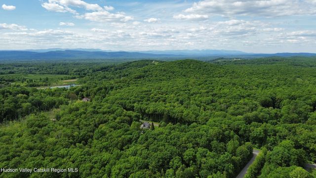 14 Glen Rock Circle, Highland, NY 12528