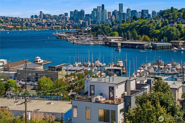 955 N 35th Street, Seattle, WA 98103