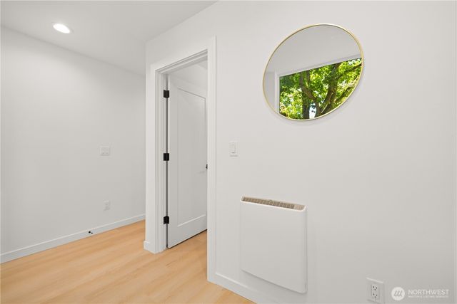 955 N 35th Street, Seattle, WA 98103