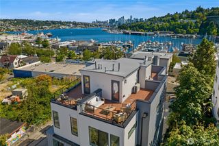955 N 35th Street, Seattle, WA 98103