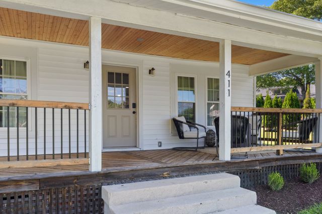 411 Riverside Dr, Columbia, TN 38401