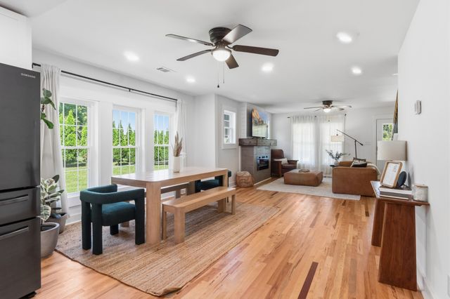 411 Riverside Dr, Columbia, TN 38401
