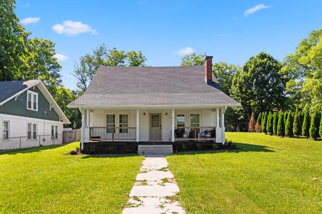 411 Riverside Dr, Columbia, TN 38401