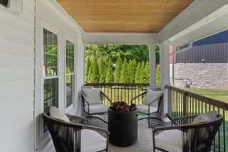 411 Riverside Dr, Columbia, TN 38401