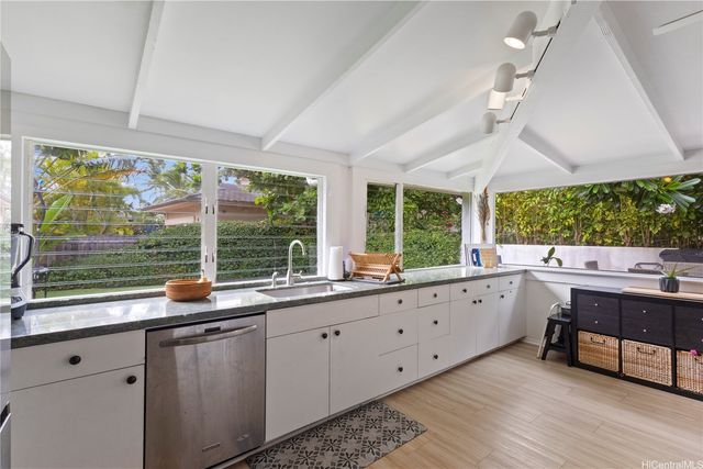 32 Pilipu Place A, Kailua, HI 96734