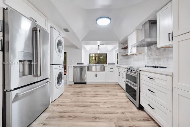 3871 Alcantara Avenue 74D, Doral, FL 33178