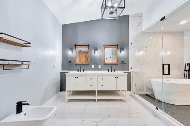 3871 Alcantara Avenue 74D, Doral, FL 33178