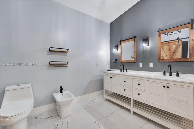 3871 Alcantara Avenue 74D, Doral, FL 33178