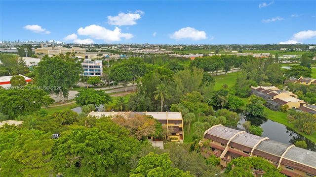 3871 Alcantara Avenue 74D, Doral, FL 33178