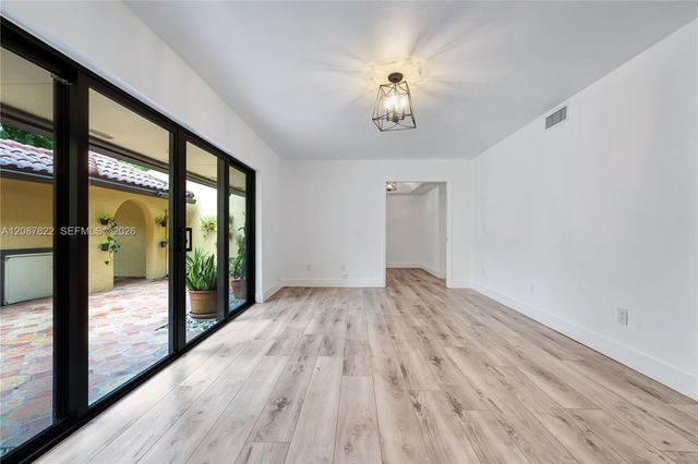 3871 Alcantara Avenue 74D, Doral, FL 33178