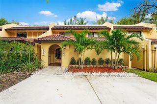 3871 Alcantara Avenue 74D, Doral, FL 33178