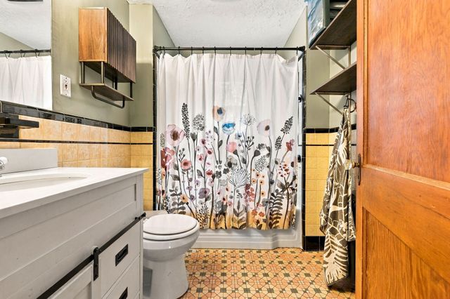 10 Salem St, Methuen, MA 01844