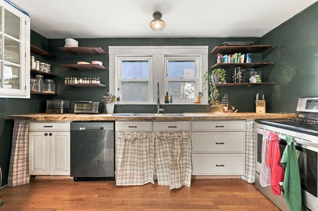 10 Salem St, Methuen, MA 01844