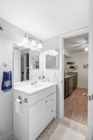 995 N Cass Lake Road 218, Waterford Charter Township, MI 48328