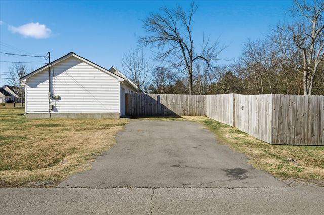 135 Mallow Dr, Christiana, TN 37037