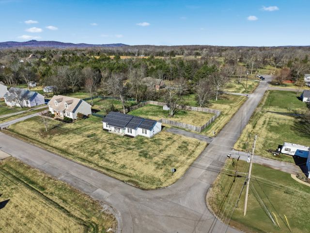 135 Mallow Dr, Christiana, TN 37037