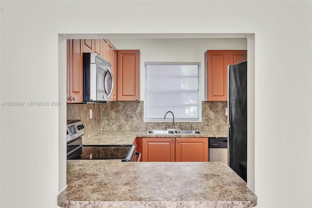 9410 Tangerine Place 105, Davie, FL 33324