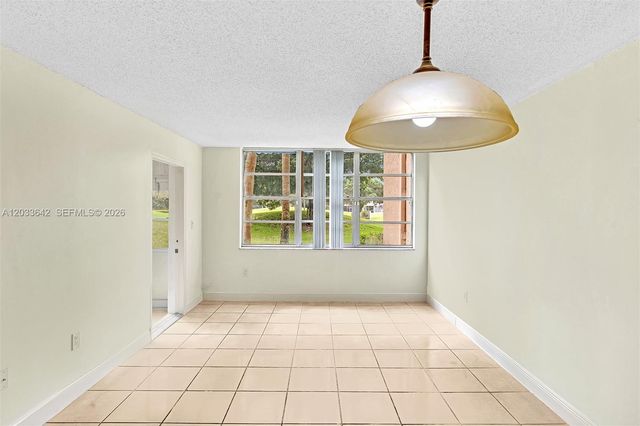 9410 Tangerine Place 105, Davie, FL 33324