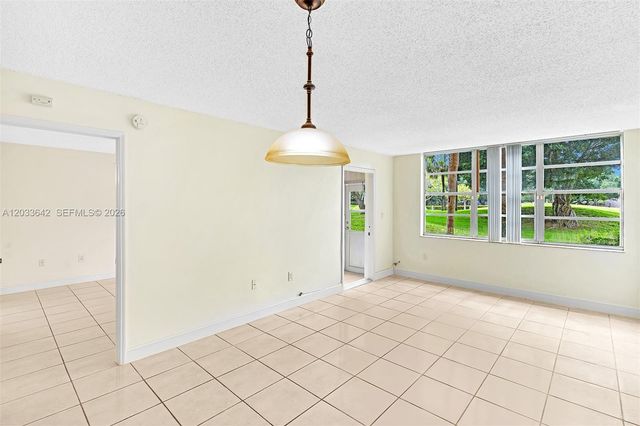 9410 Tangerine Place 105, Davie, FL 33324