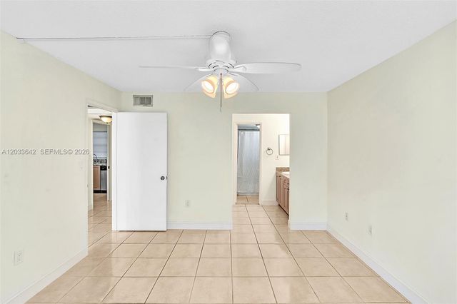 9410 Tangerine Place 105, Davie, FL 33324