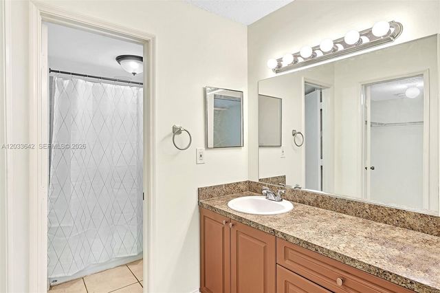 9410 Tangerine Place 105, Davie, FL 33324