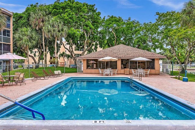 9410 Tangerine Place 105, Davie, FL 33324