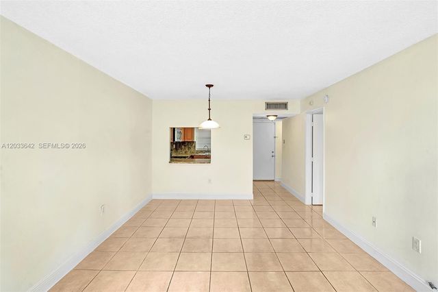 9410 Tangerine Place 105, Davie, FL 33324